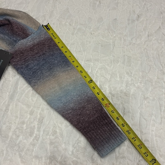 Weekend Ravi  Sweater Size Small . - Picture 13 of 15